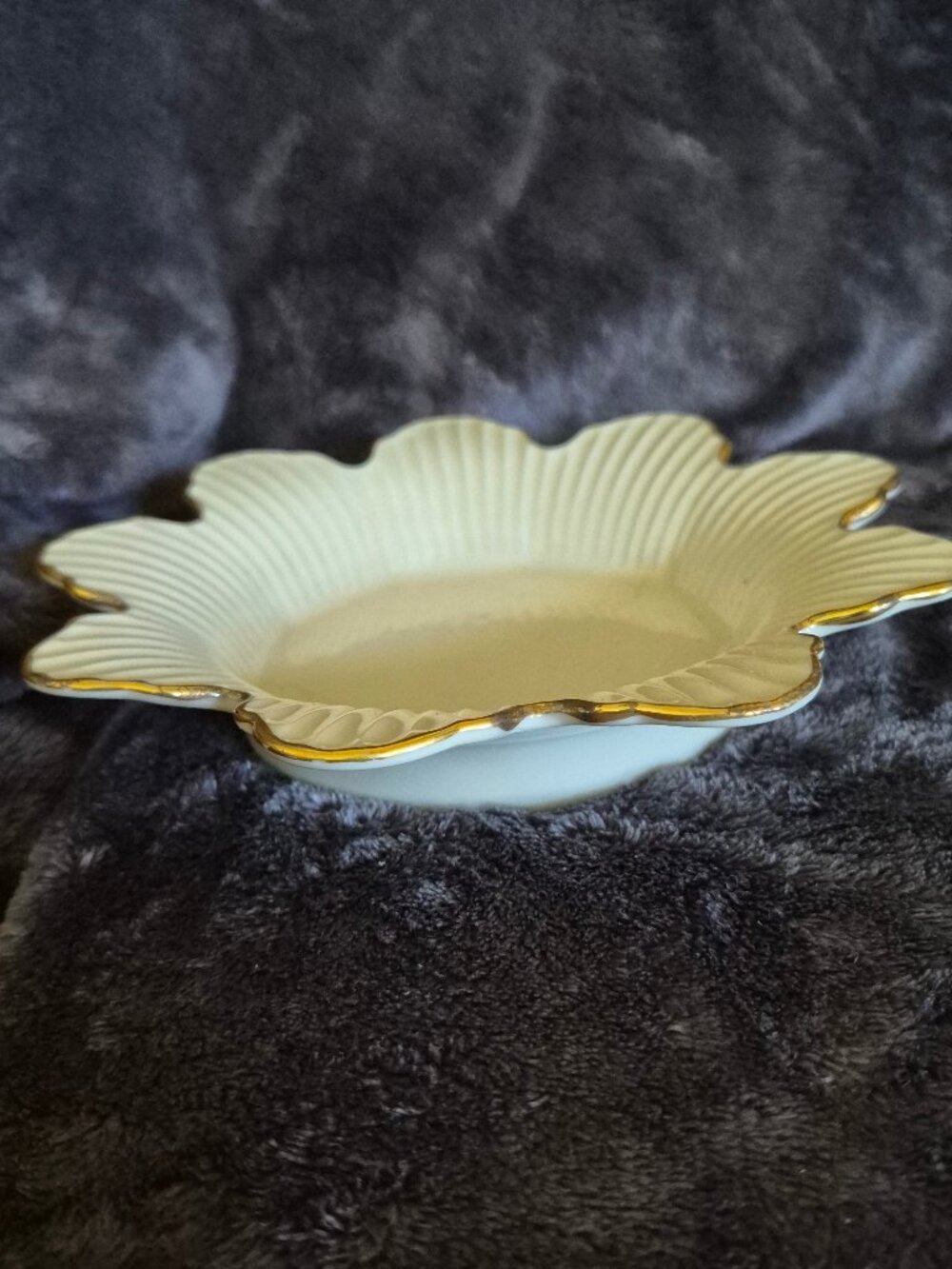 Quiet Luxury Ivory Lenox Meridian Candy Dish Gold Trim Fluted Scalloped